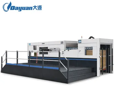 Máy bế tự động tại nhà máy Minh Phúc