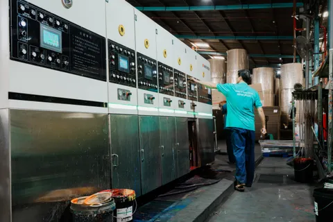 Kho nguyên liệu giấy — yếu tố ảnh hưởng giá thùng carton