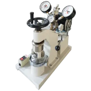 Máy kiểm tra độ bục (nổ) của giấy tại phòng QC Minh Phúc