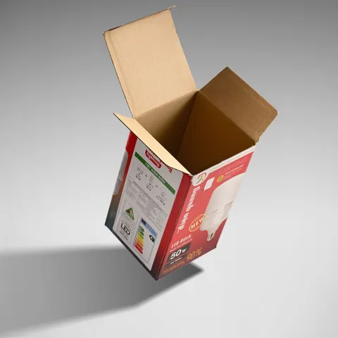 Thùng carton xếp ngay ngắn trên pallet chuẩn bị đóng vào container xuất khẩu